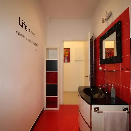 Thelma Funivia-vicino Maggiore E Chiara Apartment *